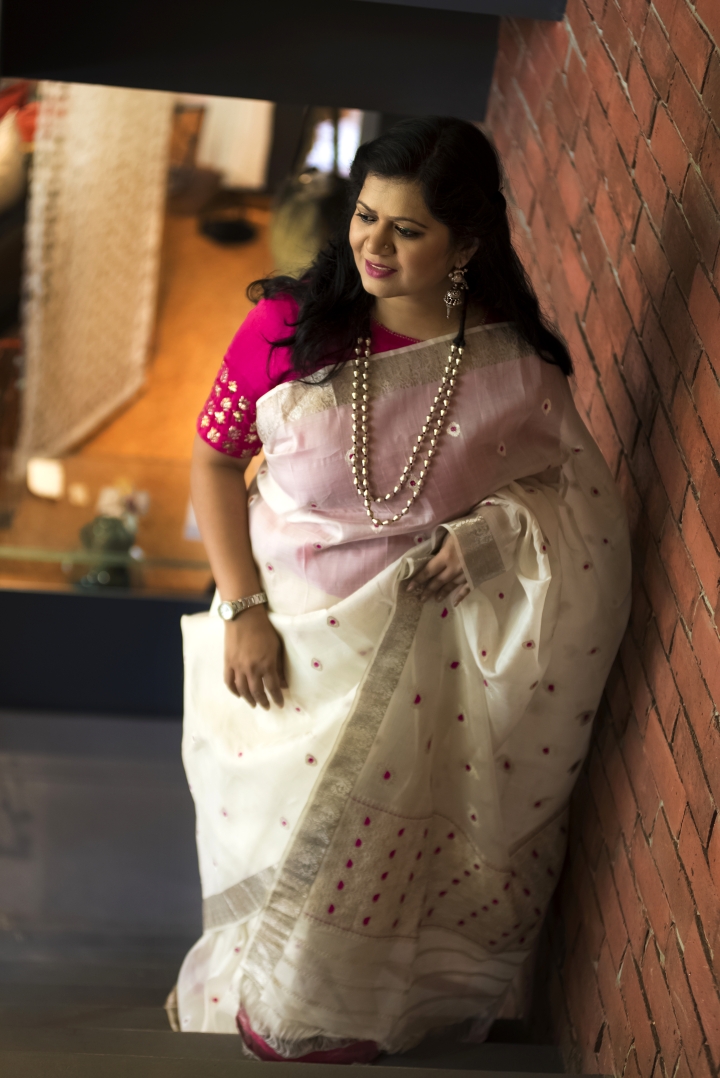 Falguni Patel, Appleblossom, top 100 Indian fashion blogs, fashion blogger in gujarat, ahmedabad blogger, saree blogger, saree pact, assam silk, silk souq, ivory, regal, festive wear, brunch wear saree, elegant, royal,  susegad, slow life, old world charm , silver jewellery